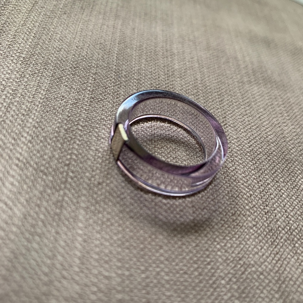 📦 MOVING SALE 🚛 🔍Tinted acrylic ring with metal accent 🔎